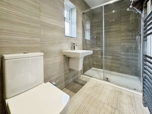 En Suite- click for photo gallery